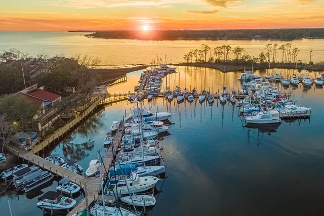 $350,000 | 86 Marina Cove Drive, Niceville, FL 32578