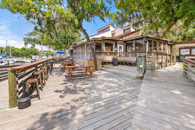 $350,000 | 86 Marina Cove Drive, Niceville, FL 32578