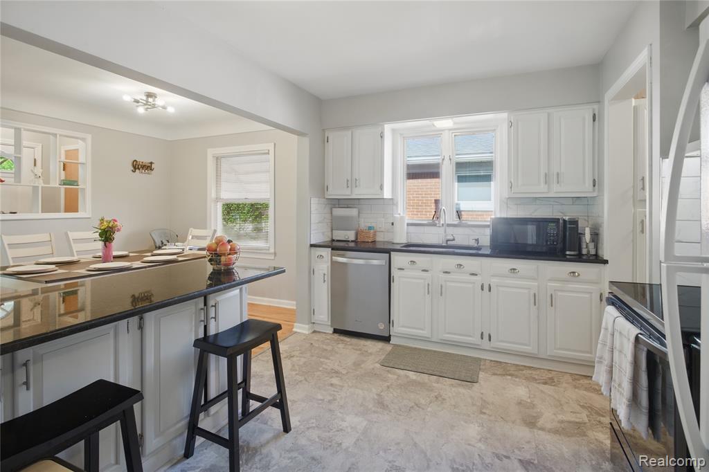 19036 Champaign Road Allen Park, MI 48101 - Photo 20 of 38 Gallery Image 20