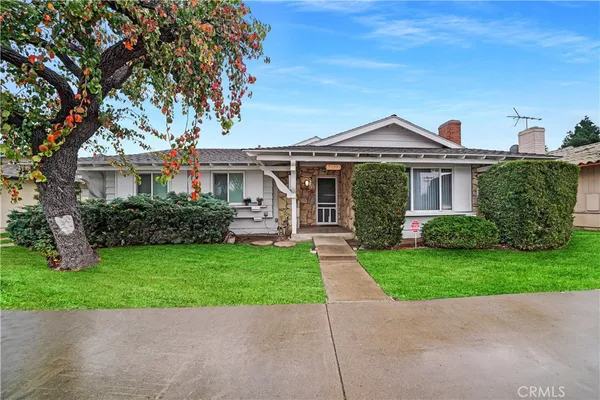 $2,100,000 | 16722 Goldenwest Street, Huntington Beach, CA 92647