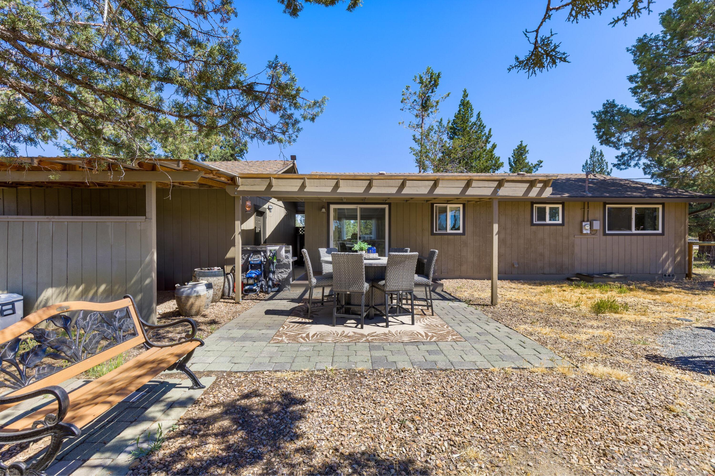 22875 McGrath Road Bend, OR 97701 - Photo 27 of 29 520A5527 copy