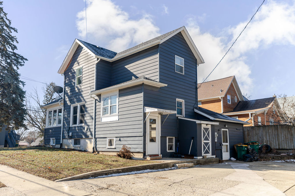 405 West High Street Sycamore, IL 60178 - Photo 2 of 45