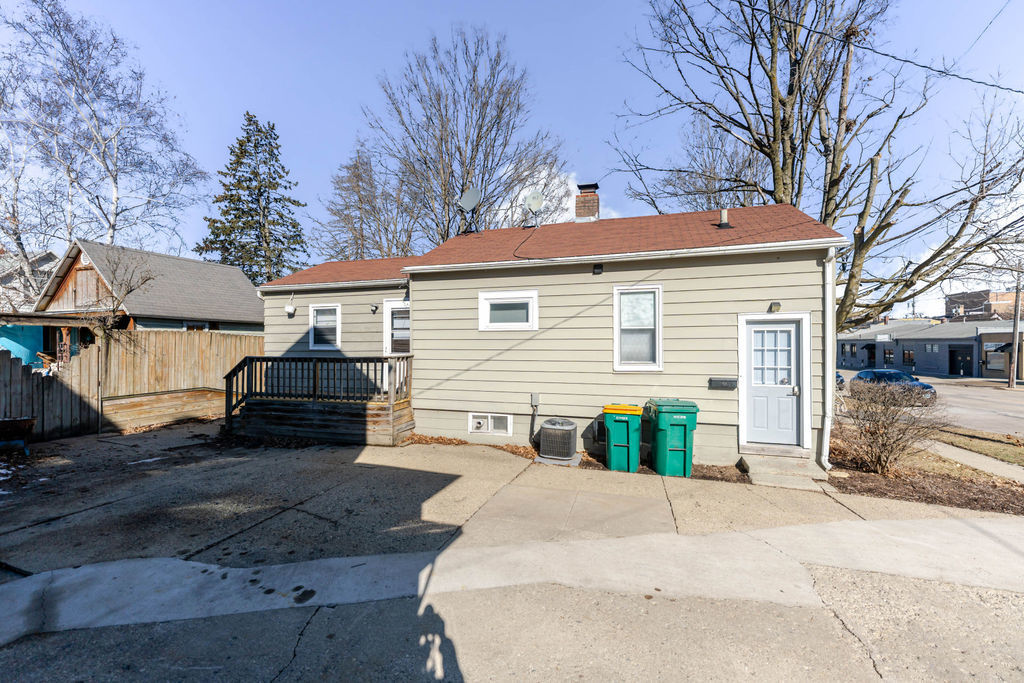 405 West High Street Sycamore, IL 60178 - Photo 34 of 46