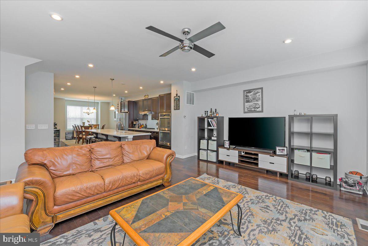 43468 Old Ryan Road Ashburn, VA 20148 - Photo 12 of 49 Gallery Image 12
