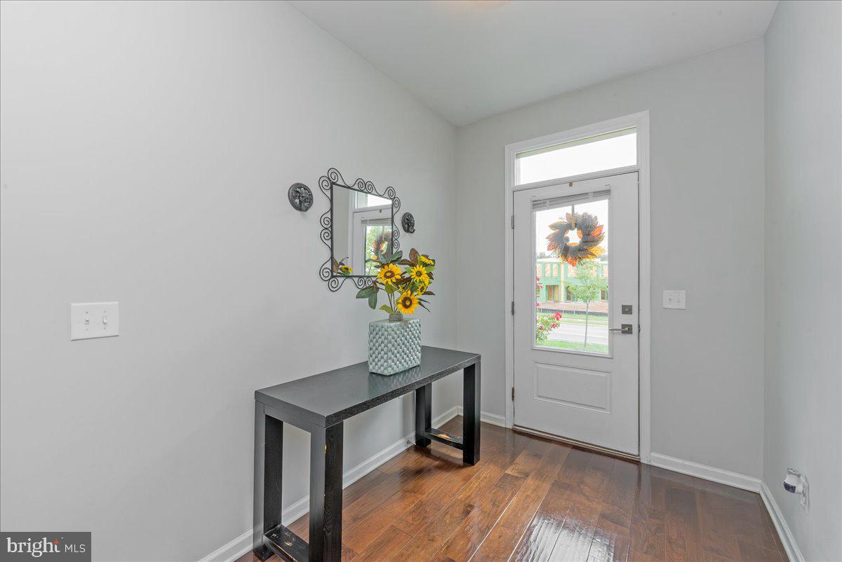 43468 Old Ryan Road Ashburn, VA 20148 - Photo 4 of 49 Gallery Image 4