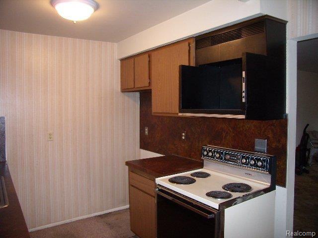 7350 Inkster Road, Unit 32 Dearborn Heights, MI 48127 - Photo 2 of 7 Kitchen 2
