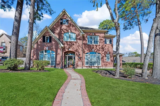 $569,900 | 2510 Pebble Stream Court, Kingwood, TX 77345