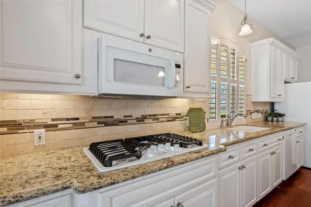 $569,900 | 2510 Pebble Stream Court, Kingwood, TX 77345