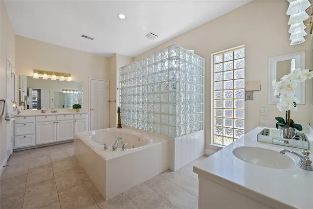 $569,900 | 2510 Pebble Stream Court, Kingwood, TX 77345