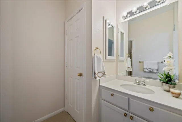 $569,900 | 2510 Pebble Stream Court, Kingwood, TX 77345