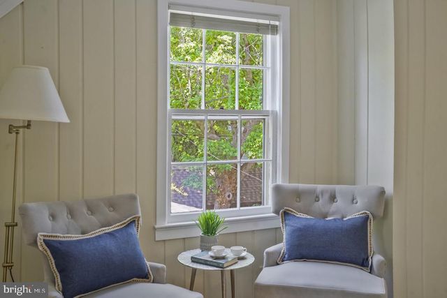 $880,000 | 4 East Walnut Street, Alexandria, VA 22301