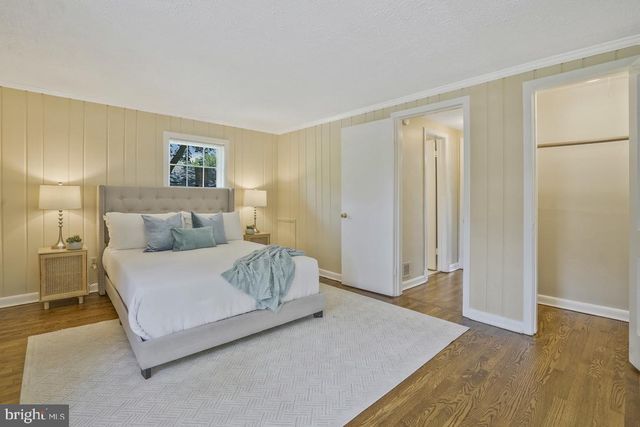 $880,000 | 4 East Walnut Street, Alexandria, VA 22301