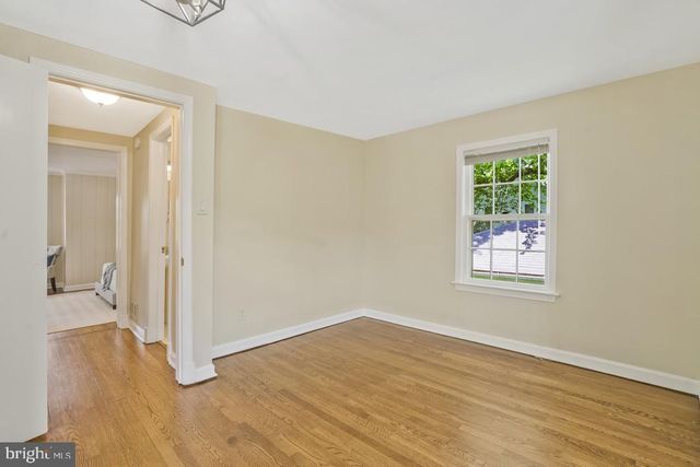 $880,000 | 4 East Walnut Street, Alexandria, VA 22301