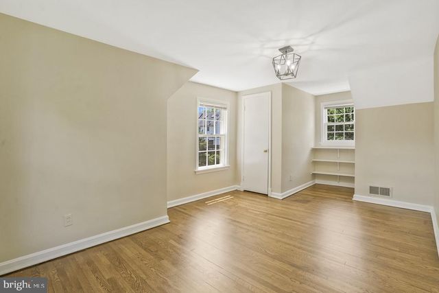 $880,000 | 4 East Walnut Street, Alexandria, VA 22301