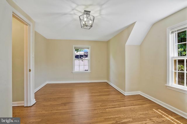 $880,000 | 4 East Walnut Street, Alexandria, VA 22301