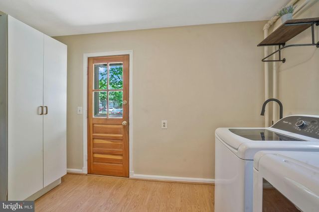 $880,000 | 4 East Walnut Street, Alexandria, VA 22301