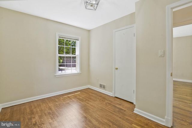 $880,000 | 4 East Walnut Street, Alexandria, VA 22301