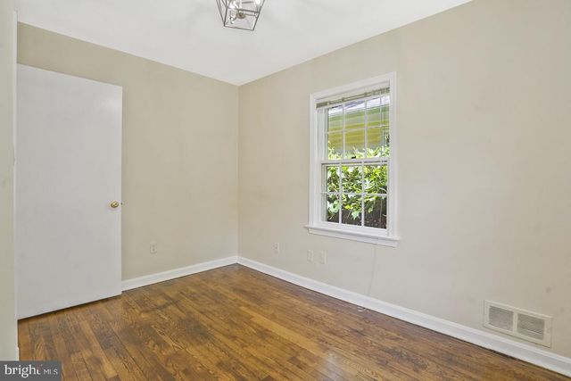 $880,000 | 4 East Walnut Street, Alexandria, VA 22301