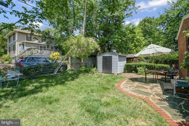 $880,000 | 4 East Walnut Street, Alexandria, VA 22301