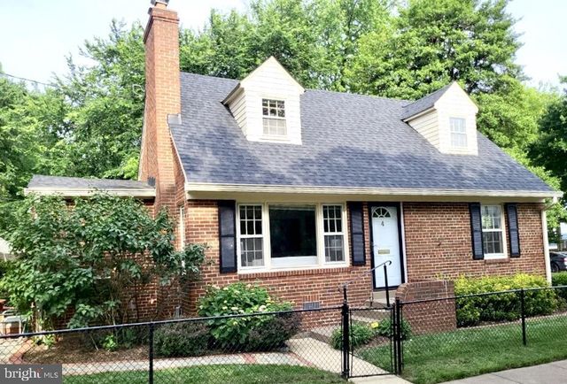 $880,000 | 4 East Walnut Street, Alexandria, VA 22301