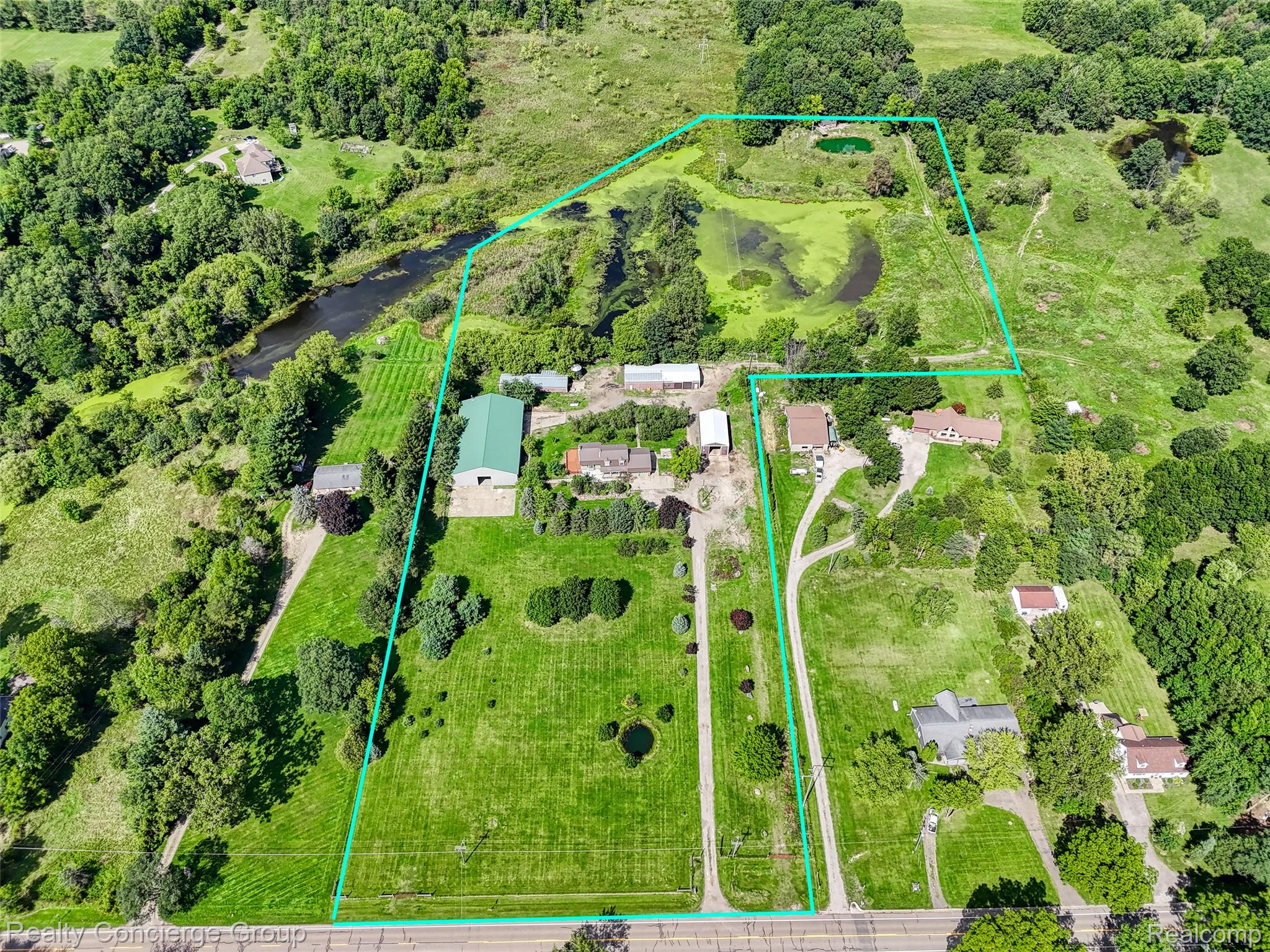 9225 Faussett Road Fenton, MI 48430 - Photo 5 of 61 DJI_20260907024539_0564_D_14.jpg