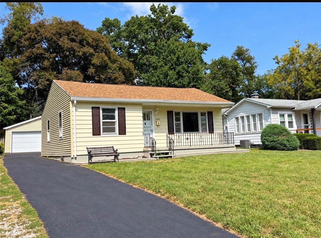 3950 Bayview Drive Decatur, IL 62521 - Photo 2 of 14 Gallery Image 2
