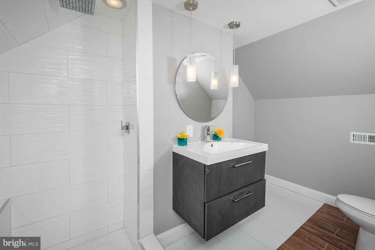 3512 Sussex Road Baltimore, MD 21207 - Photo 21 of 30 Bath (Master)