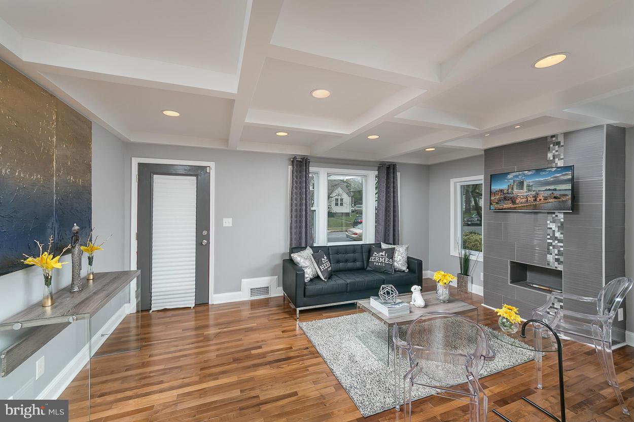 3512 Sussex Road Baltimore, MD 21207 - Photo 6 of 30 Living Room