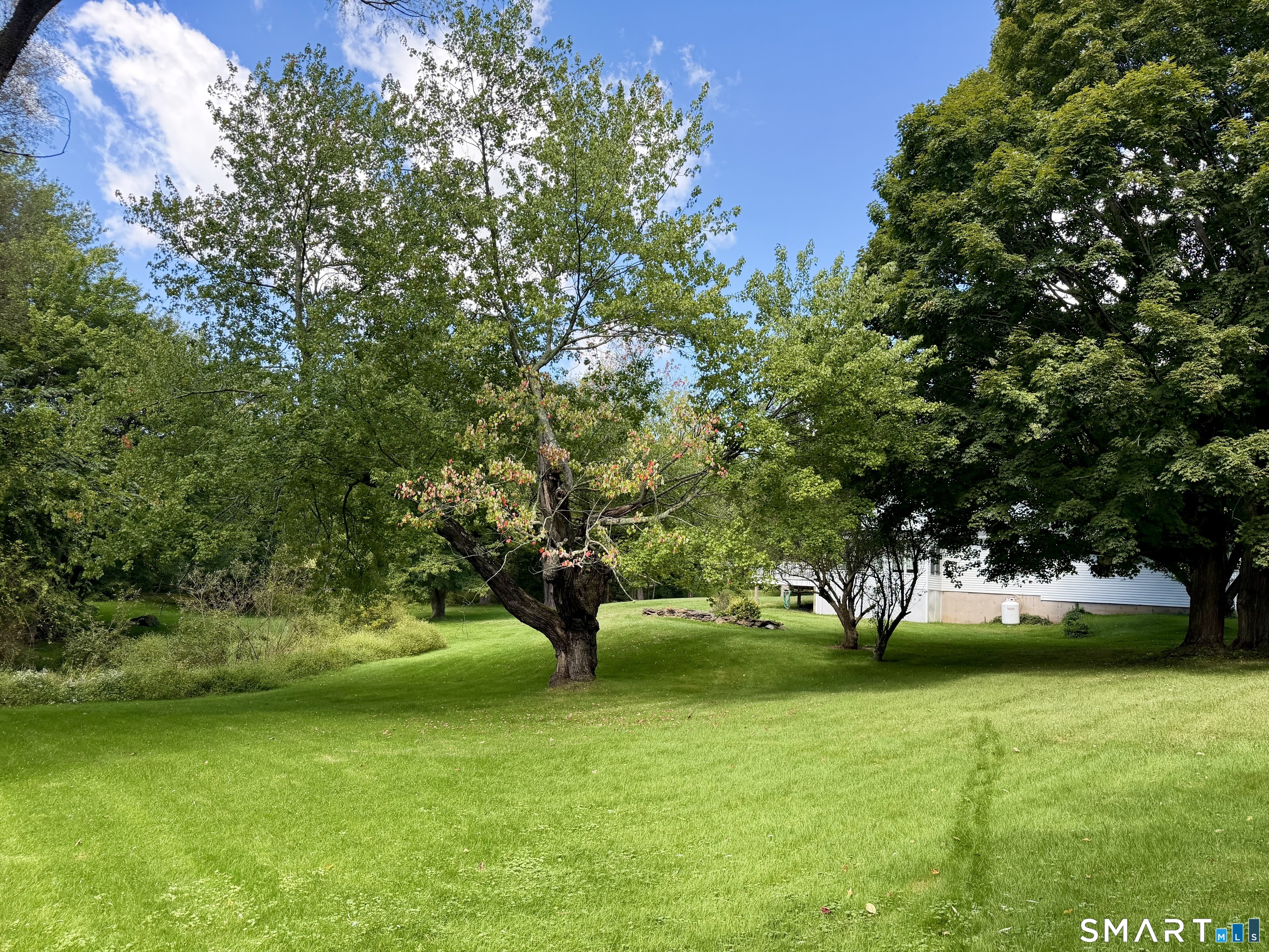 1823 Mountain Road Suffield, CT 06093 - Photo 7 of 23 Gallery Image 7