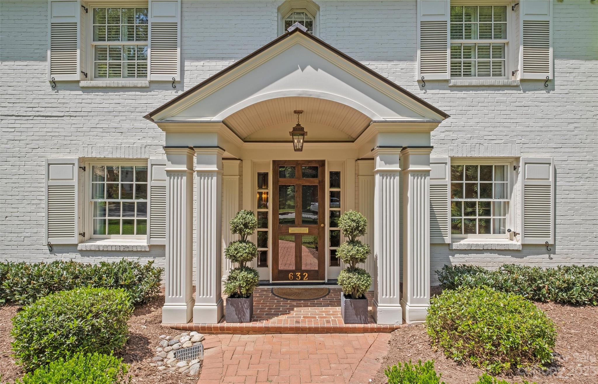632 Cherokee Road Charlotte, NC 28207 - Photo 2 of 48 Gallery Image 2