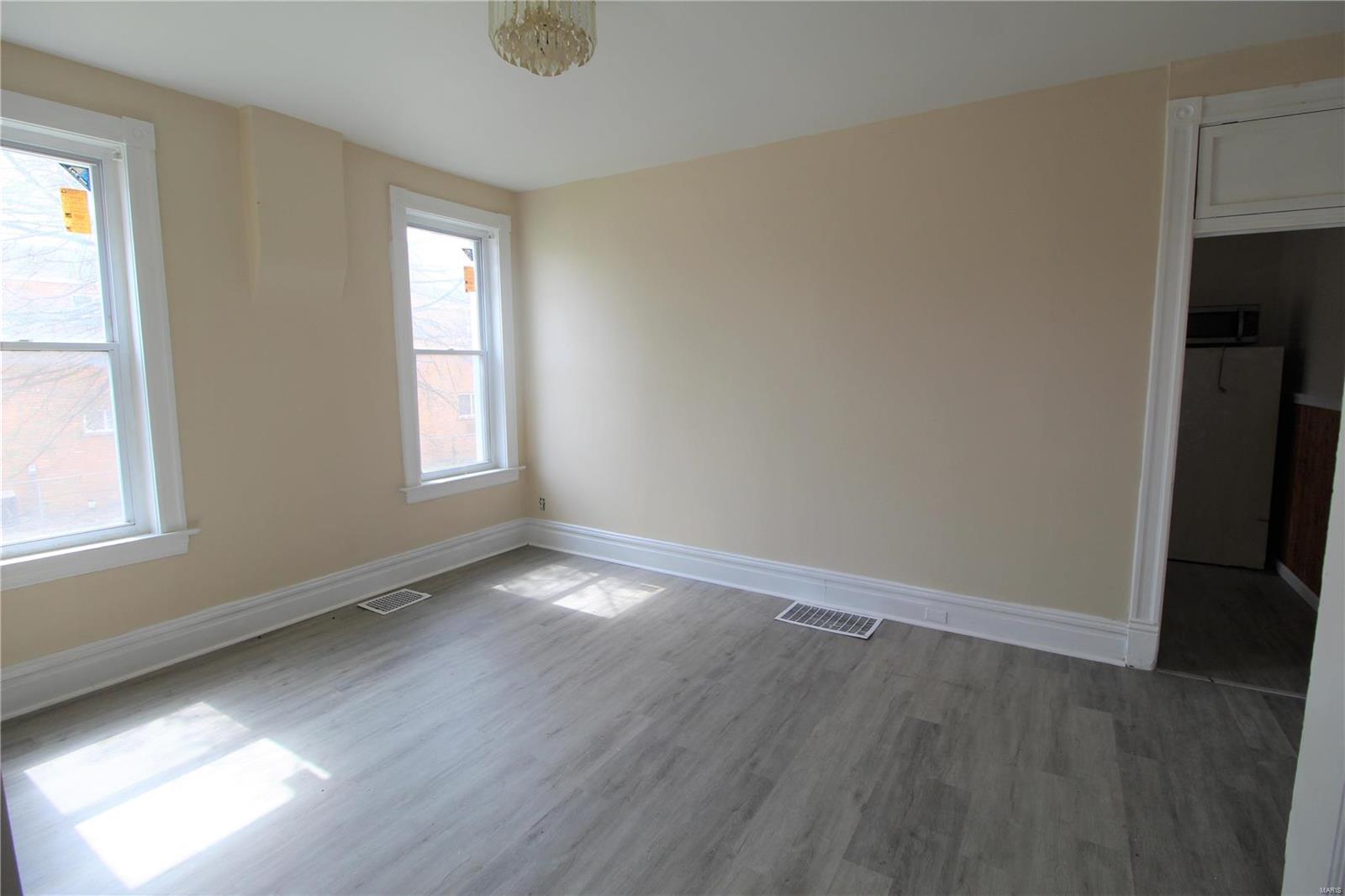 4327 Morgan Ford Road, Unit B St. Louis, MO 63116 - Photo 2 of 24 Gallery Image 2