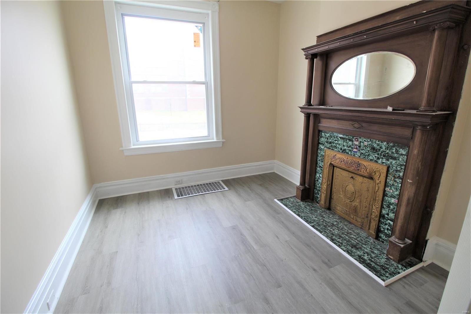 4327 Morgan Ford Road, Unit B St. Louis, MO 63116 - Photo 9 of 24 Gallery Image 9