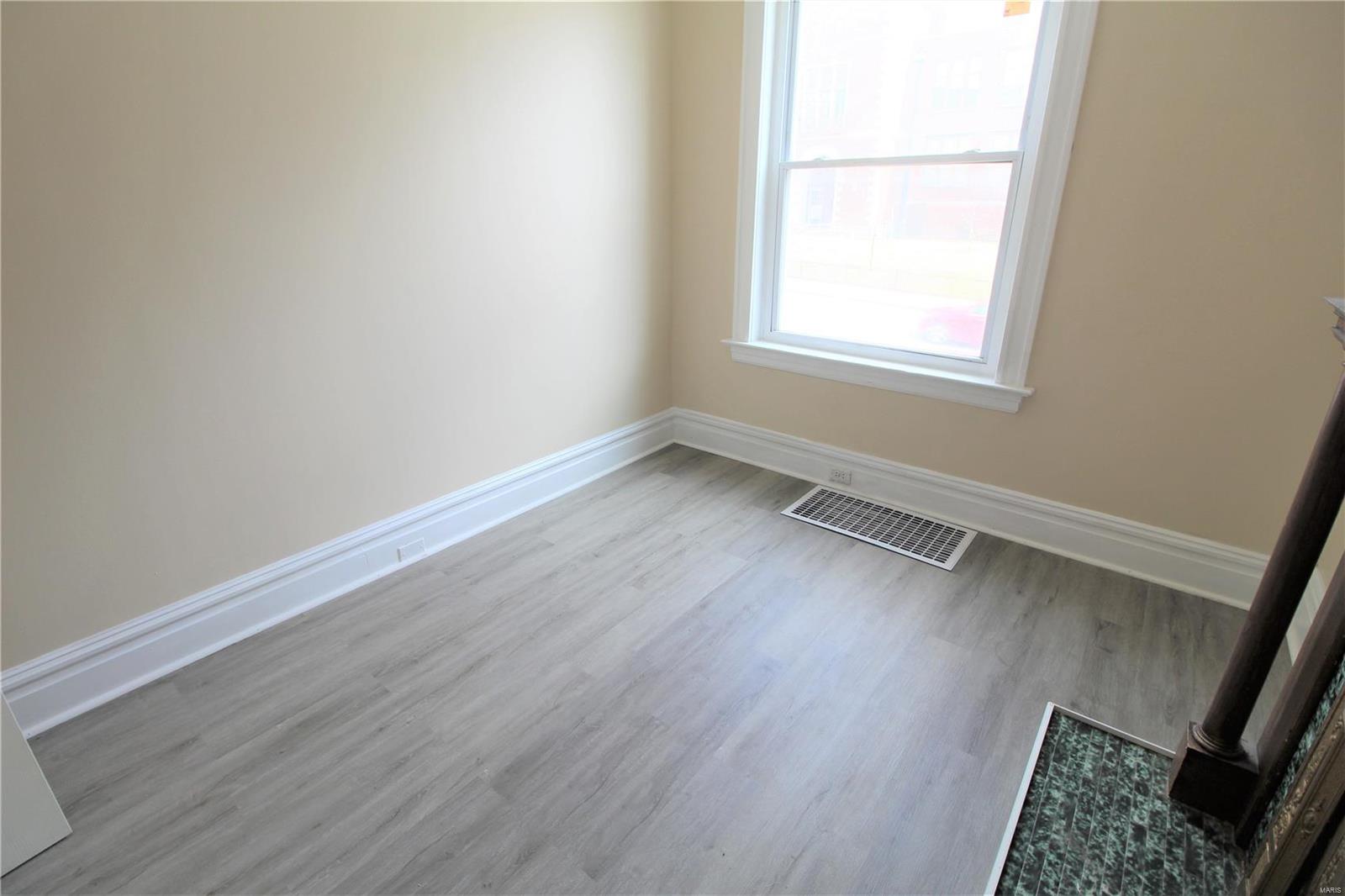 4327 Morgan Ford Road, Unit B St. Louis, MO 63116 - Photo 10 of 24 Gallery Image 10