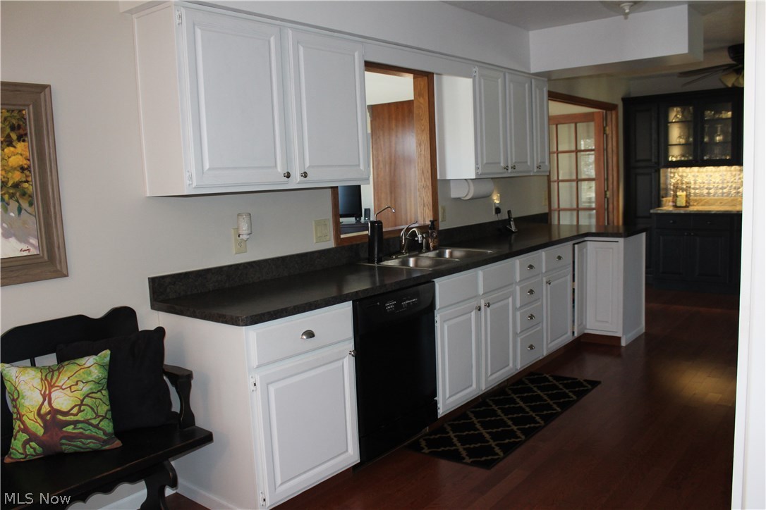 37181 Reeves Road Eastlake, OH 44095 - Photo 12 of 25 Gallery Image 12