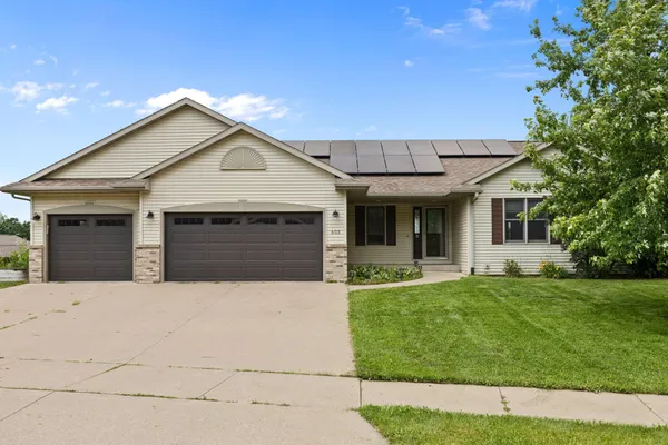 $450,000 | 603 Knollwood Drive, Holmen, WI 54636