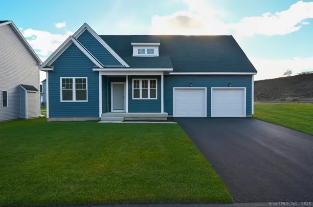 $565,000 | 69 Cambridge Court, Simsbury, CT 06070