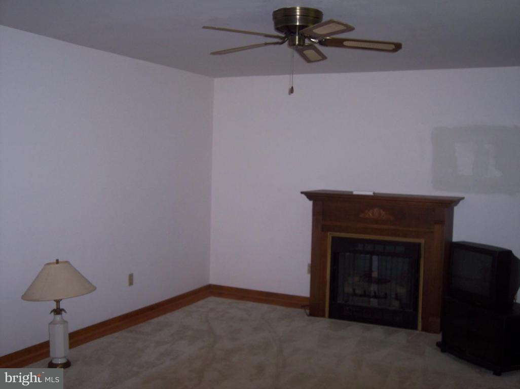 516 Center Road Quarryville, PA 17566 - Photo 3 of 6 Gallery Image 3
