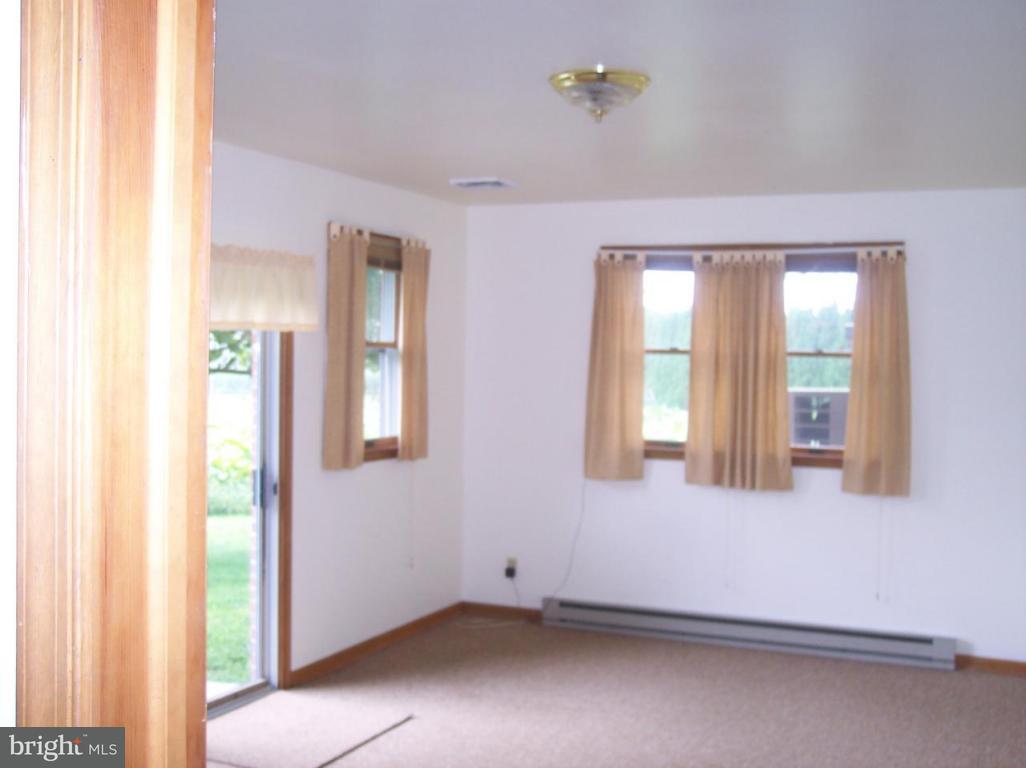 516 Center Road Quarryville, PA 17566 - Photo 4 of 6 Gallery Image 4