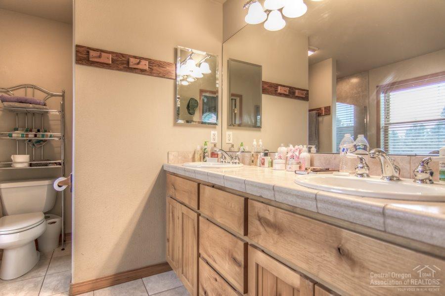 61210 Ridgewater Loop Bend, OR 97702 - Photo 15 of 24 Additional Photo