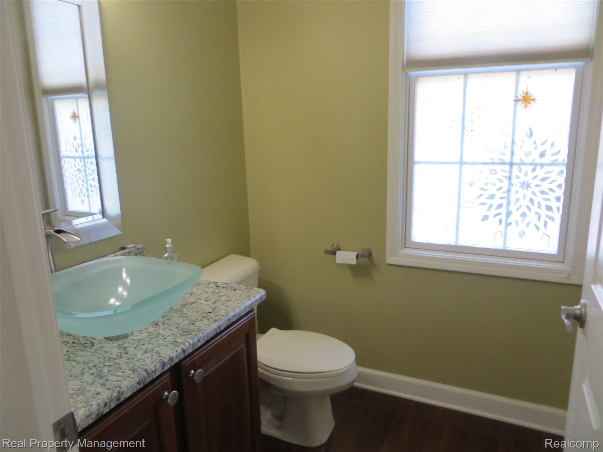 5650 Stonehaven Boulevard Rochester, MI 48306 - Photo 9 of 59 IMG_6627.JPG