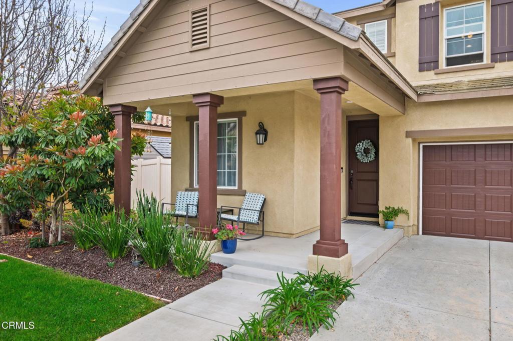 652 Xanadu Way Oxnard, CA 93036 - Photo 2 of 40 a front view of a house with garden