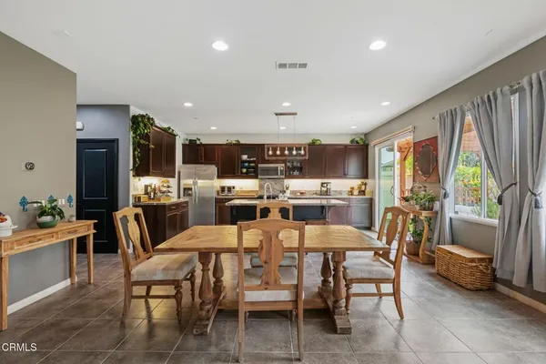 $949,000 | 652 Xanadu Way, Oxnard, CA 93036