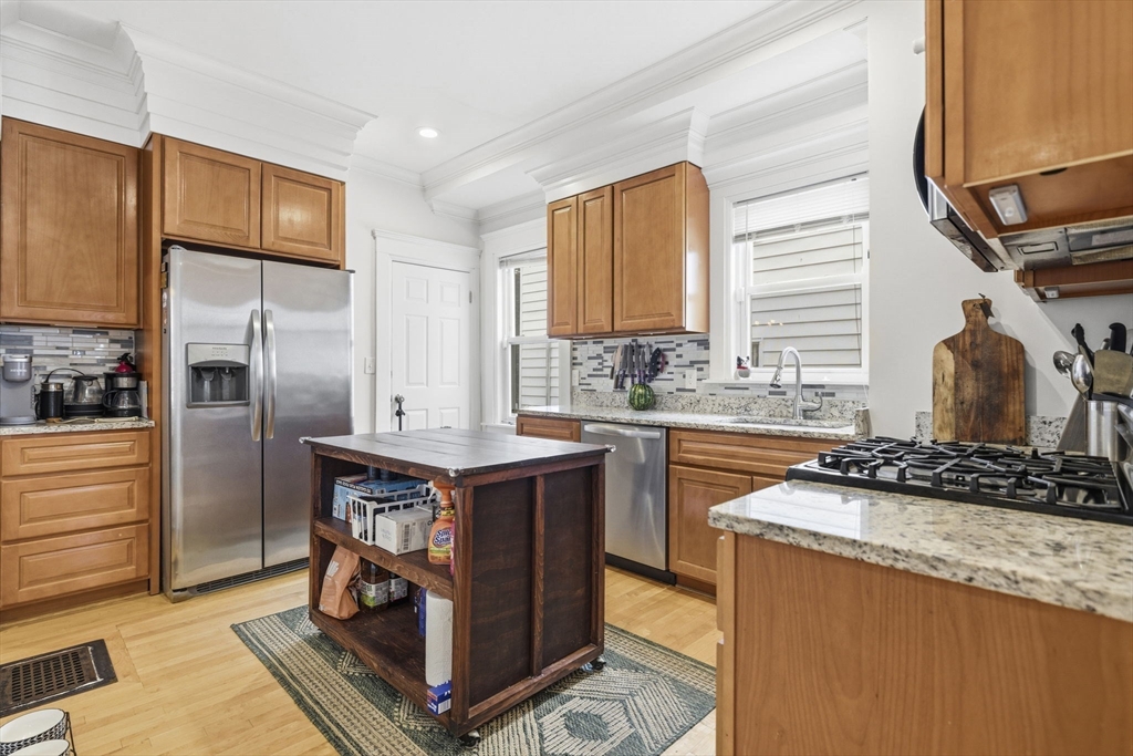 9 Westmore Road Boston, MA 02126 - Photo 8 of 33