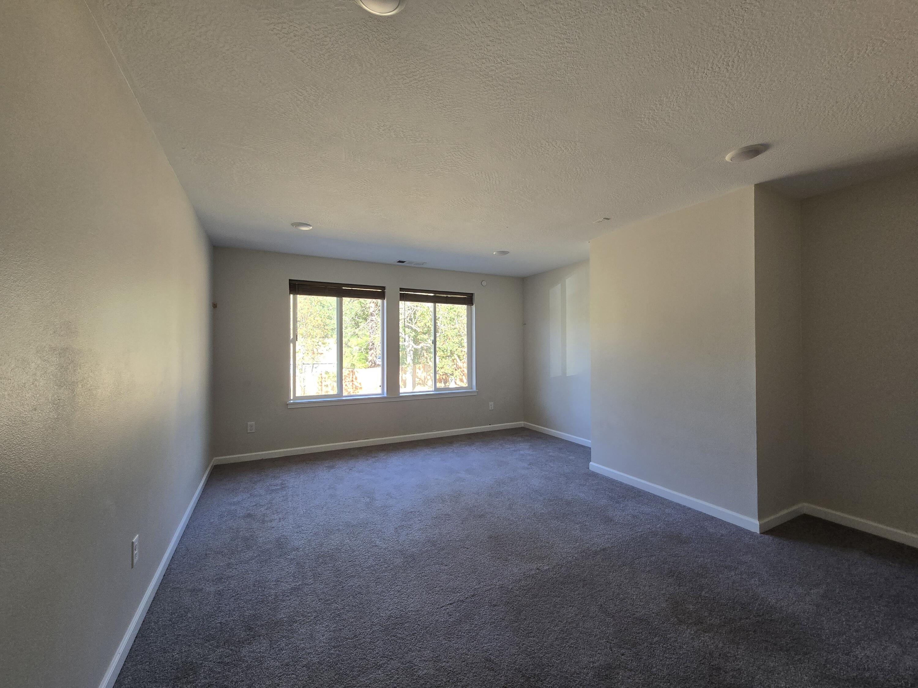 588 Upper Applegate Road Jacksonville, OR 97530 - Photo 38 of 53 Upstairs greatroom