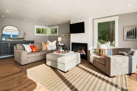 $2,175,000 | 13967 Southwest 248th Street, Vashon, WA 98070