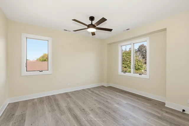 $599,900 | 10132 South Turner Avenue, Evergreen Park, IL 60805