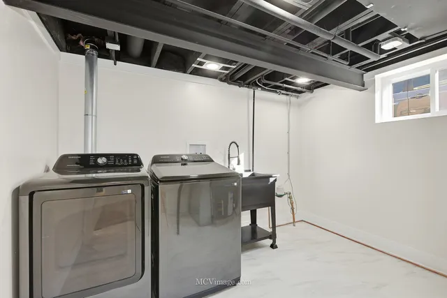 $599,900 | 10132 South Turner Avenue, Evergreen Park, IL 60805