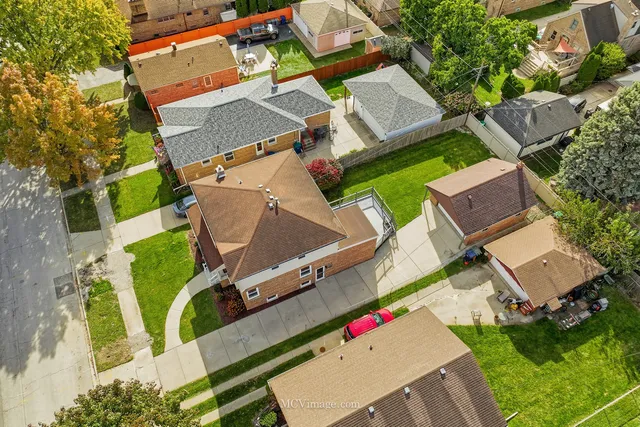 $599,900 | 10132 South Turner Avenue, Evergreen Park, IL 60805