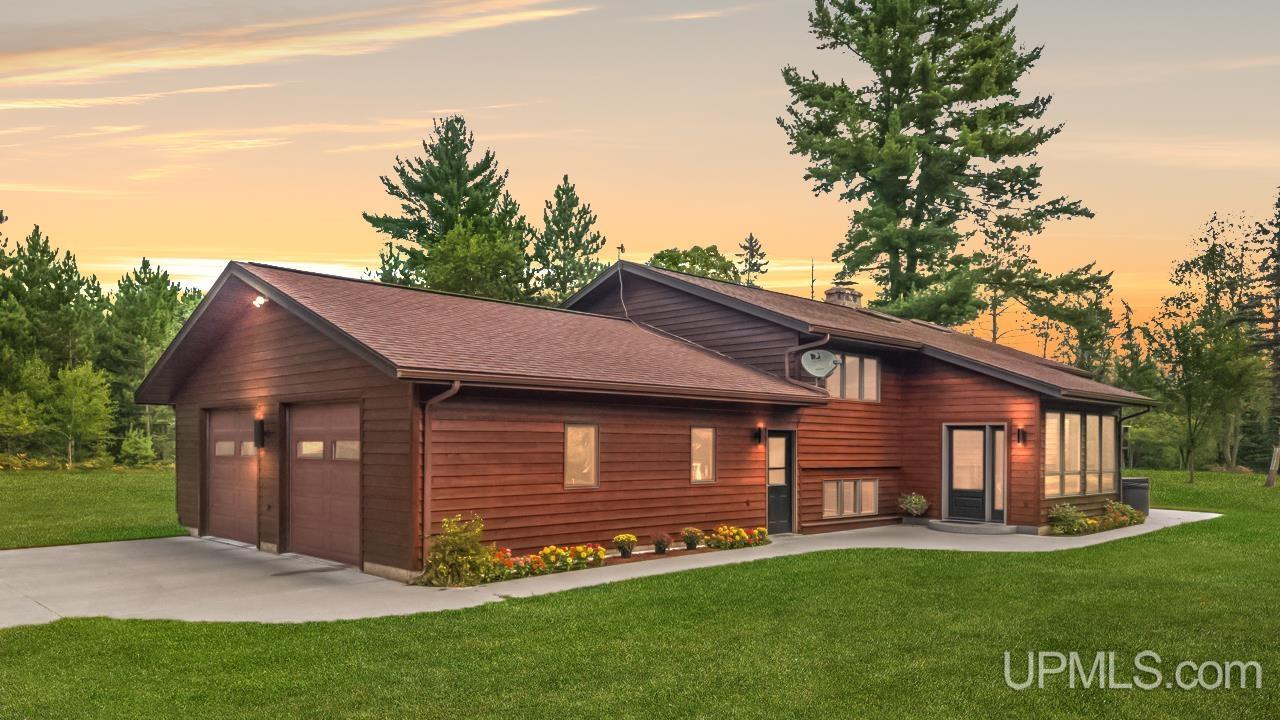 N4922 County 607 Road Iron Mountain, MI 49801 - Photo 2 of 32 Gallery Image 2