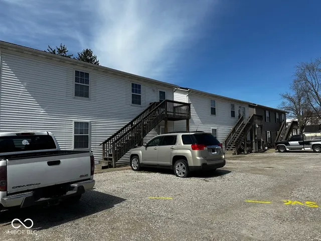 $1,150,000 | 135 West Wayne Street, Spencer, IN 47460